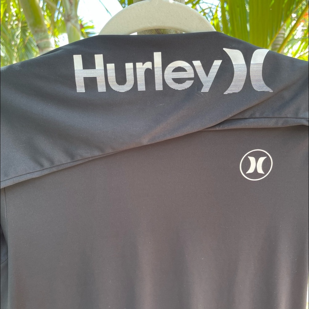 Hurley Solid Rash Guard - Picture 3 of 4
